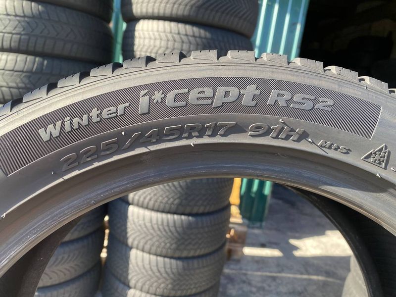 225/45R17 Hankook Winter I`Cept RS2 d0413 фото