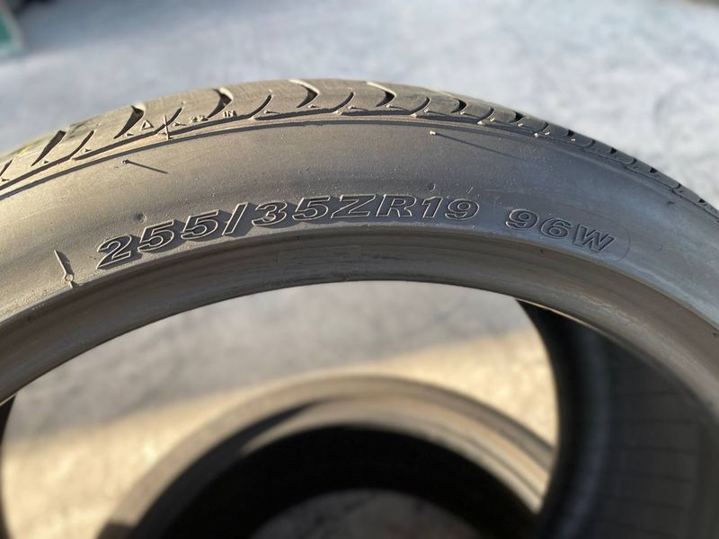 255/35R19 Nexen NFera SU1 01165 фото