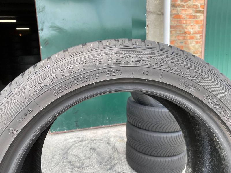 225/50R17 Goodyear Vector 4Seasons 0335 фото