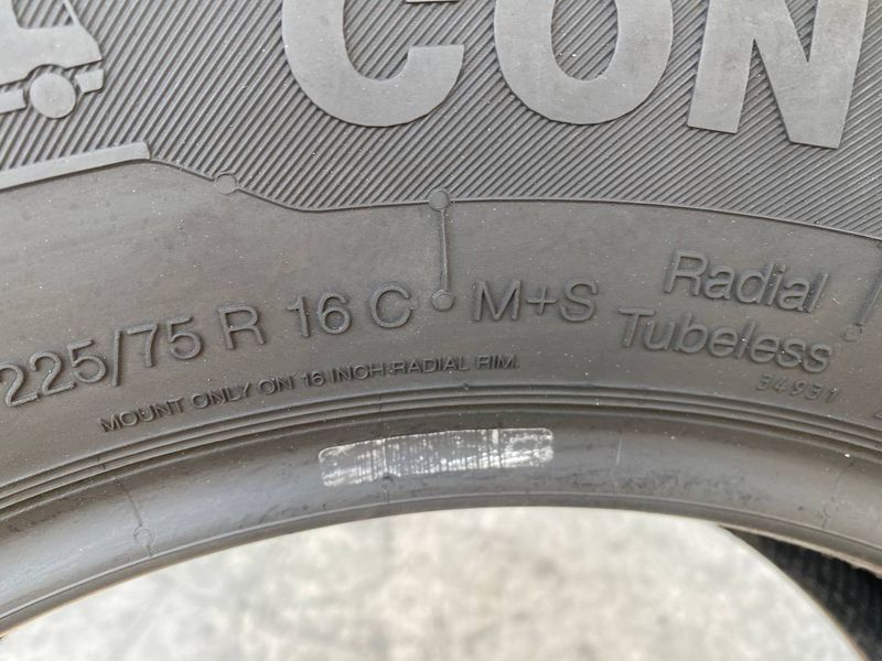 225/75R16C Continental VancoFourSeason 01257 фото