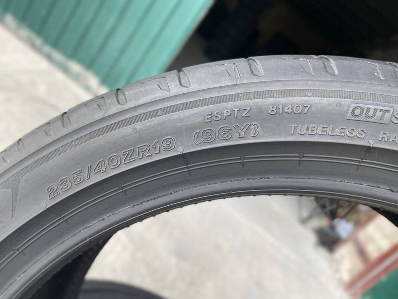 235/40R19 Bridgestone Potenza Sport 0922olx фото