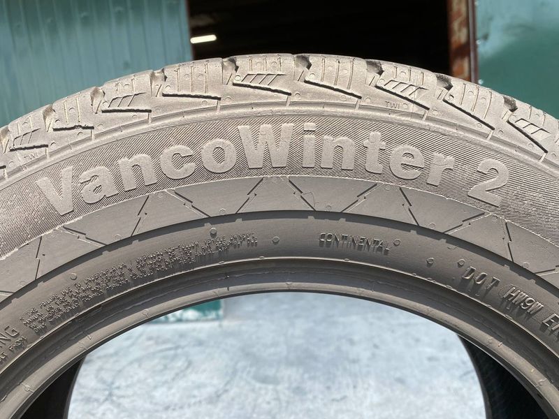 195/70R15C Continental VancoWinter 2 01306 фото