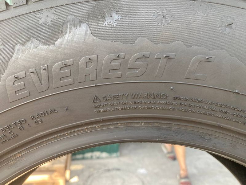 215/65R16C Syron Everest C 0870 фото