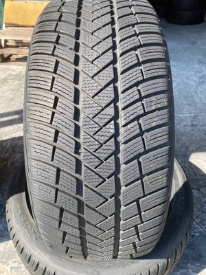 225/45R18 Vredestein  01487olx фото