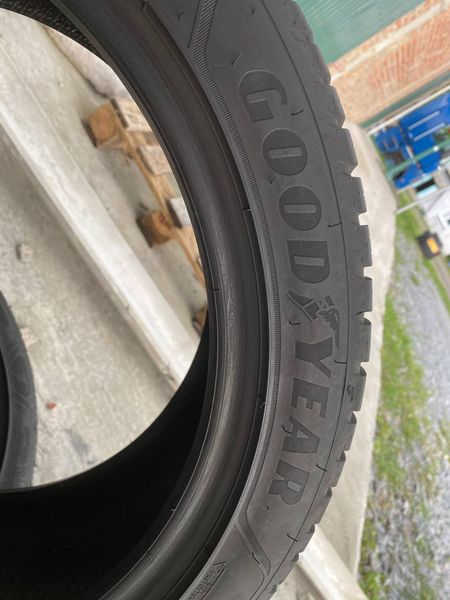 215/45R17 Goodyear Vector 4Seasons Gen-3 01442olx фото