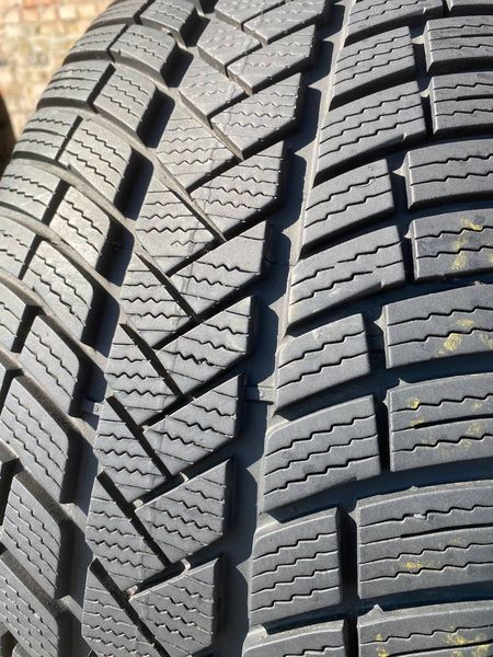 225/45R18 Vredestein  01487olx фото