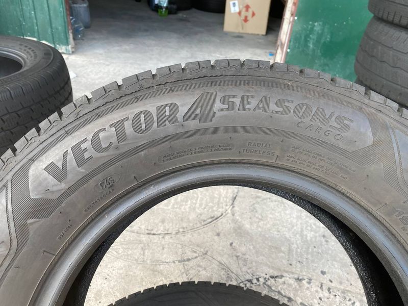 195/75R16C Goodyear Vector 4Seasons Cargo 01260 фото