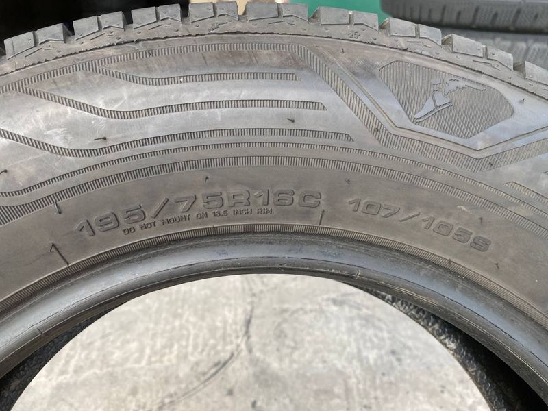 195/75R16C Goodyear Vector 4Seasons Cargo 01260 фото