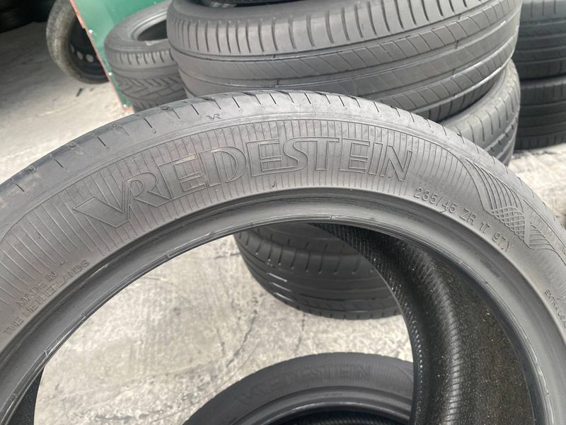 235/45R17 Vredestein Ultrac Satin 01076olx фото