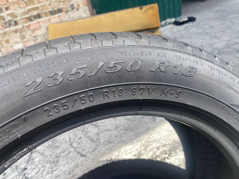 235/50R18 Pirelli Scorpion Verde All Season  01228 фото