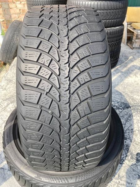 235/40R19 Kumho WinterCraft WP71 0926olx фото