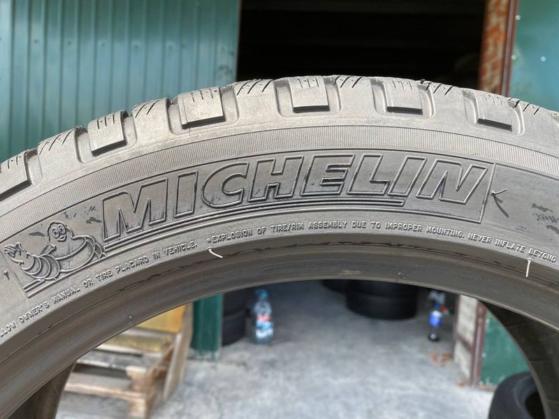 235/45R19 Michelin Pilot Alpin PA4 d0206 фото