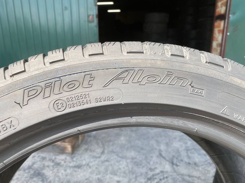 235/45R19 Michelin Pilot Alpin PA4 d0206 фото