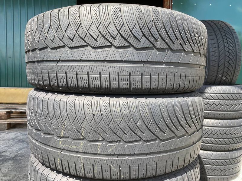 235/45R19 Michelin Pilot Alpin PA4 d0206 фото