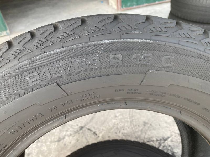 215/65R16C Uniroyal Snow Max 2 01262 фото