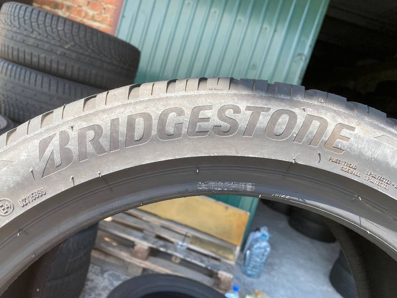 235/45R18 Bridgestone Blizzak LM005 01490olx фото