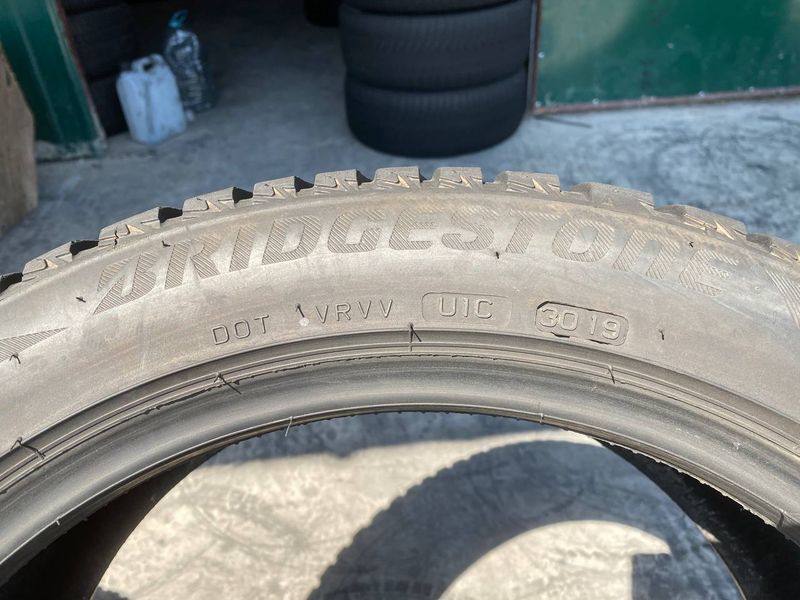 235/45R18 Bridgestone Blizzak LM001 01491olx фото