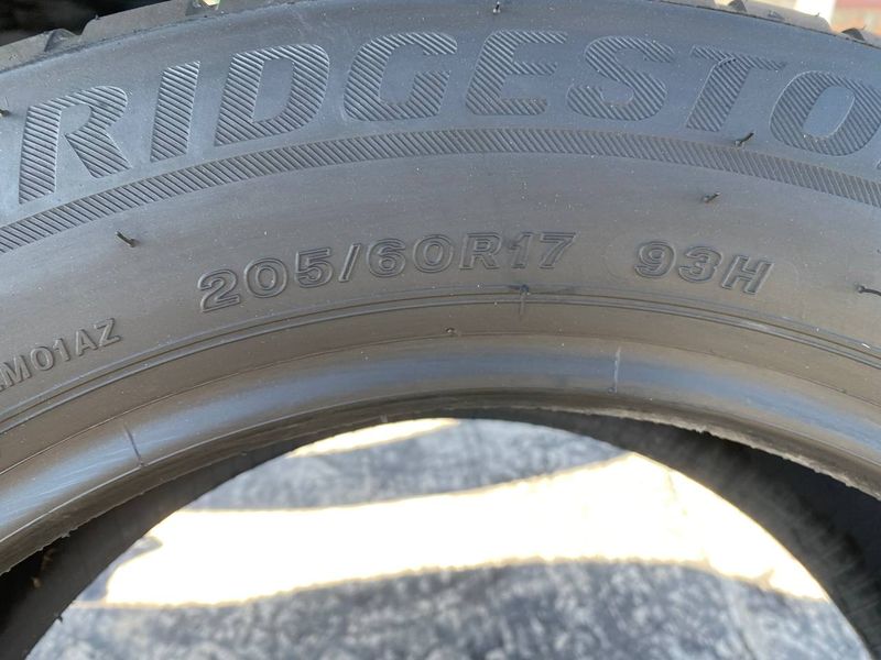 205/60R17 Bridgestone Blizzak LM001 0237 фото