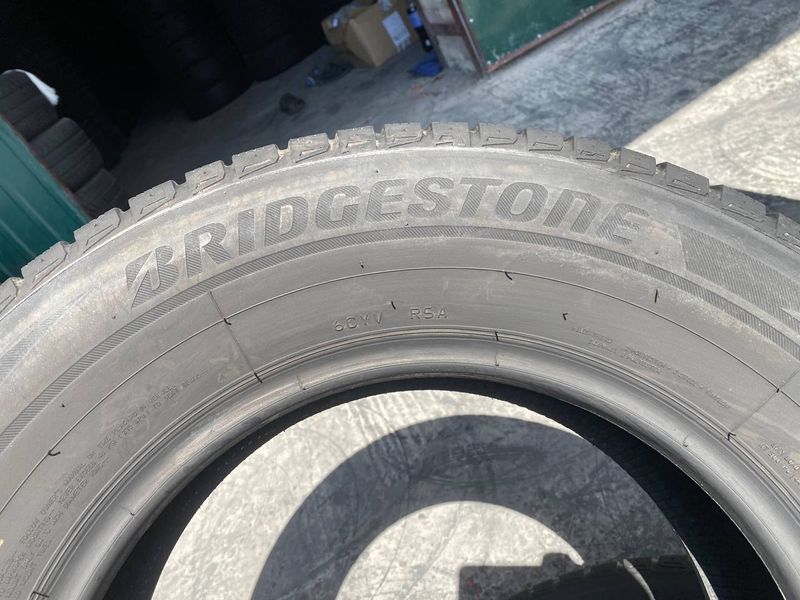 215/70R16 Bridgestone Blizzak LM-80 evo 0189 фото