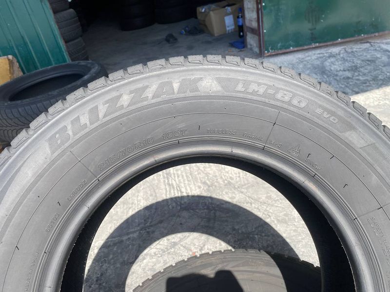 215/70R16 Bridgestone Blizzak LM-80 evo 0189 фото