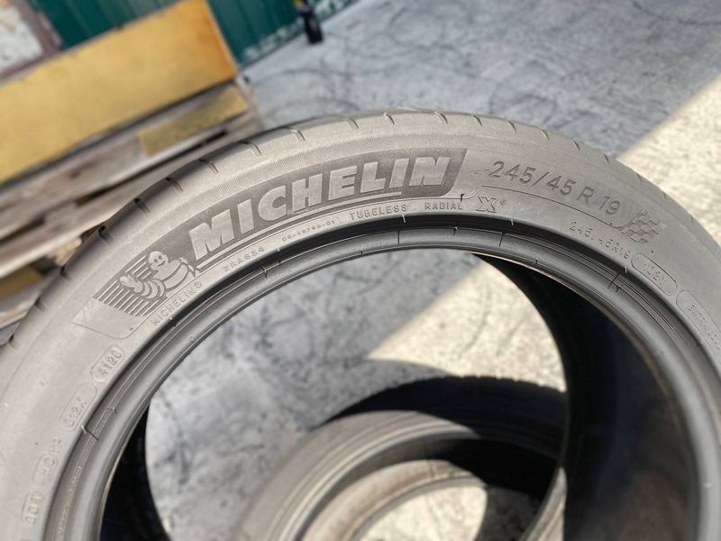 245/45R19 Michelin Pilot Sport 4 d0159olx фото