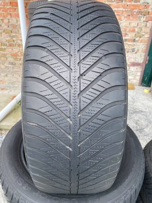 225/50R17 Goodyear Vector 4Seasons 01449 фото