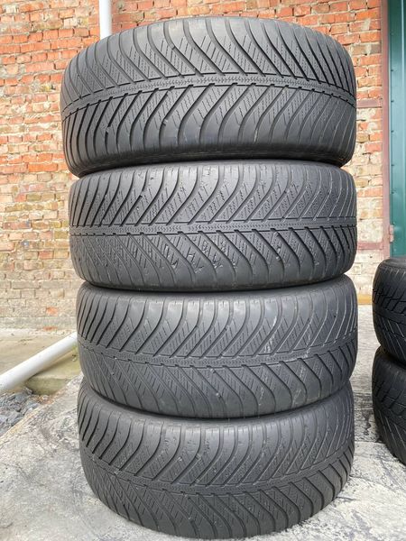 225/50R17 Goodyear Vector 4Seasons 01449 фото