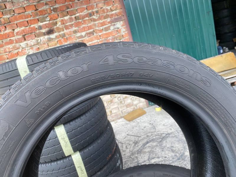 225/50R17 Goodyear Vector 4Seasons 01449 фото