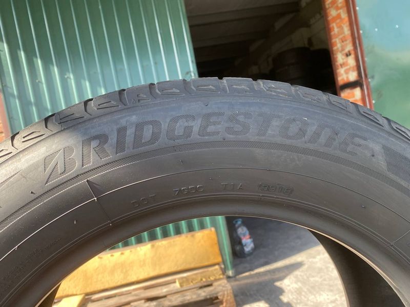 235/60R18 Bridgestone Blizzak LM-80 d0324olx фото