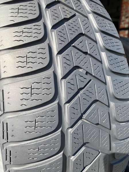 225/60R17 Pirelli Sottozero 3 d0398 фото