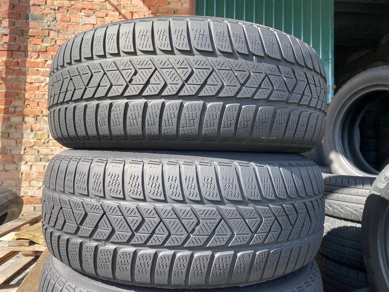 225/60R17 Pirelli Sottozero 3 d0398 фото