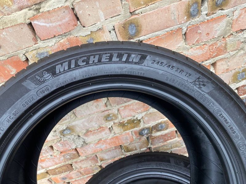 245/45R17 Michelin Pilot Sport 4 01089 фото