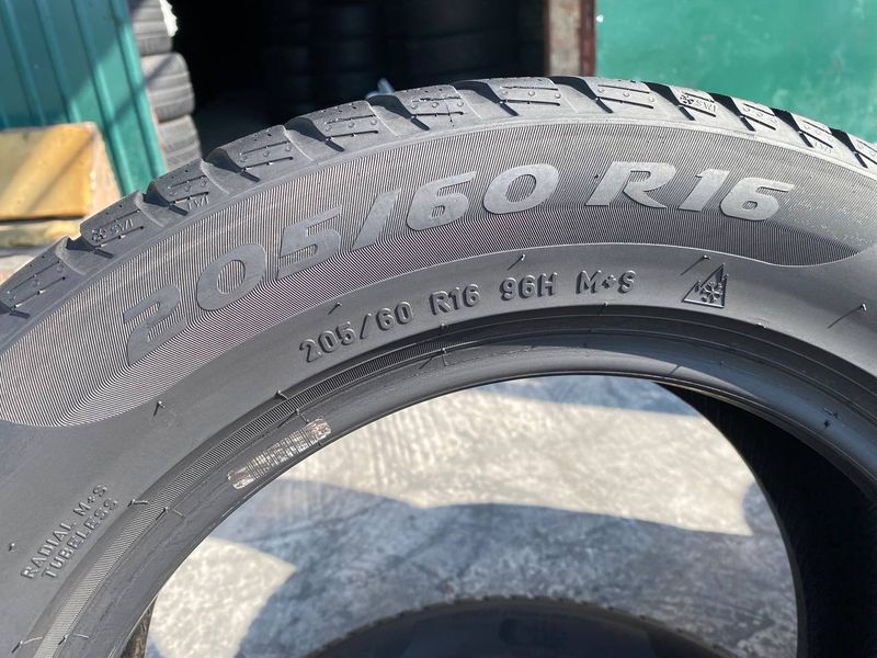 205/60R16 Pirelli Sottozero 3 01595 фото