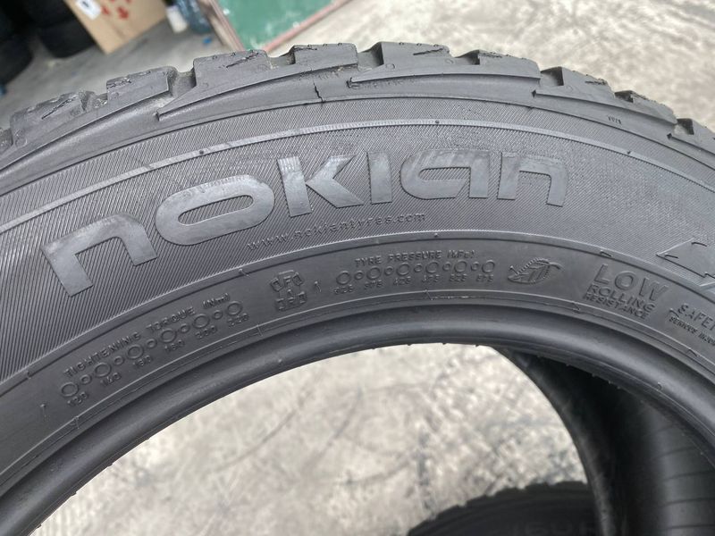 215/60R17C Nokian WRC3 0885olx фото