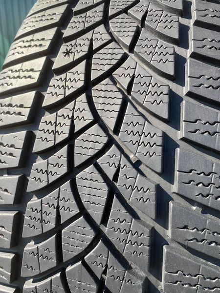 205/45R18 Goodyear UltraGrip d0340olx фото