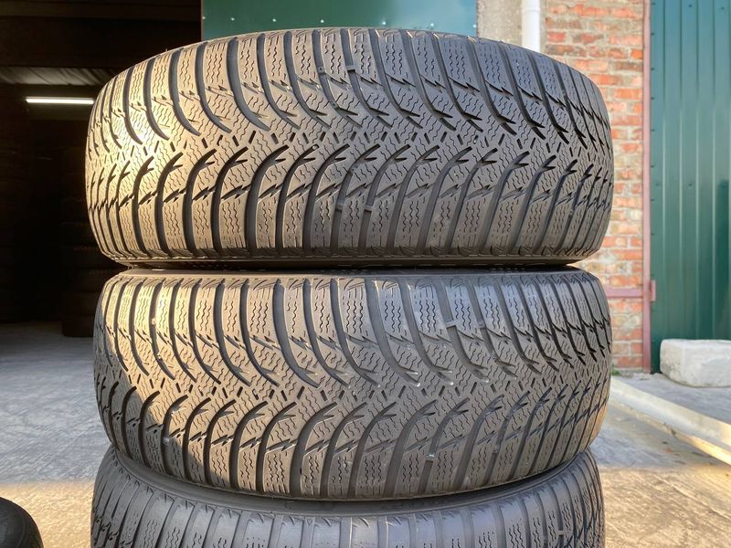 205/60R16 Kumho WinterCraft WP51 0658 фото