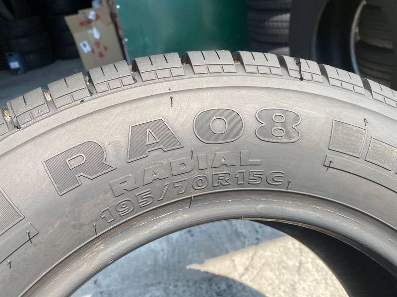 195/70R15C Hankook RA08 Radial 01298 фото