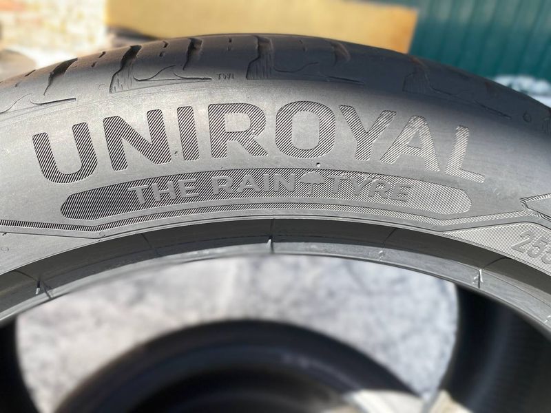 255/40R19 Uniroyal RainSport 5 01143 фото