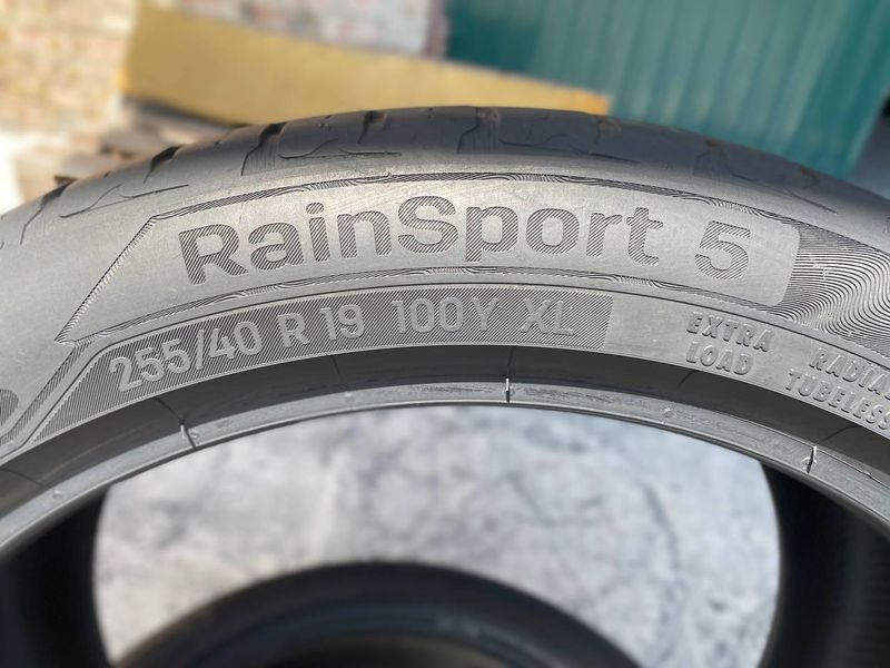 255/40R19 Uniroyal RainSport 5 01143 фото