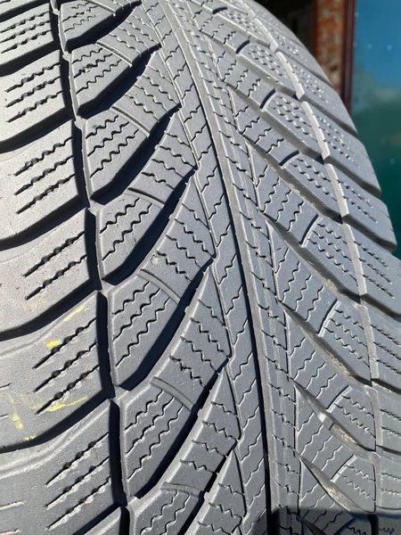 225/55R17 Goodyear UltraGrip Performance d0401 фото