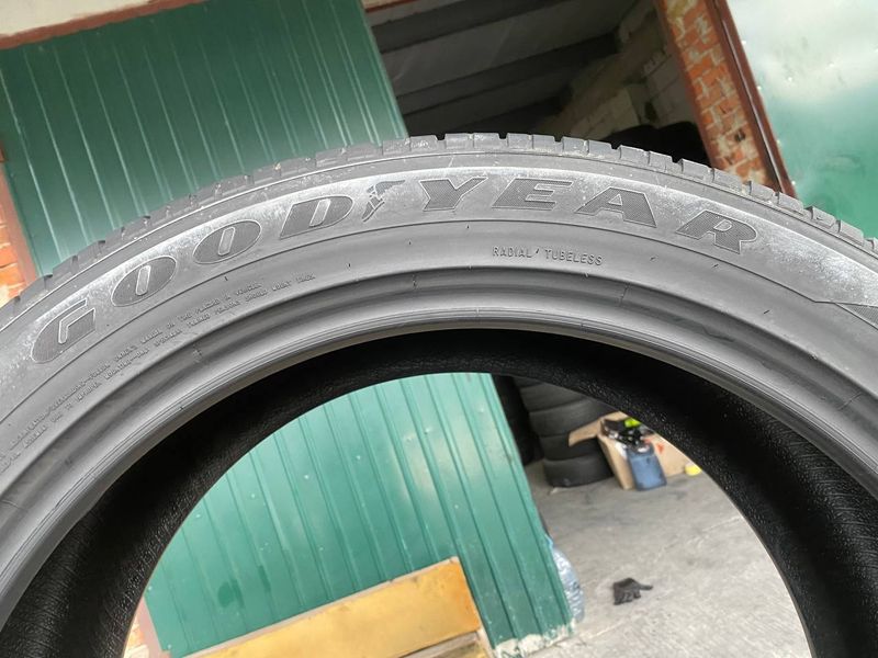 285/45R22 Goodyear Eagle Touring d0144olx фото