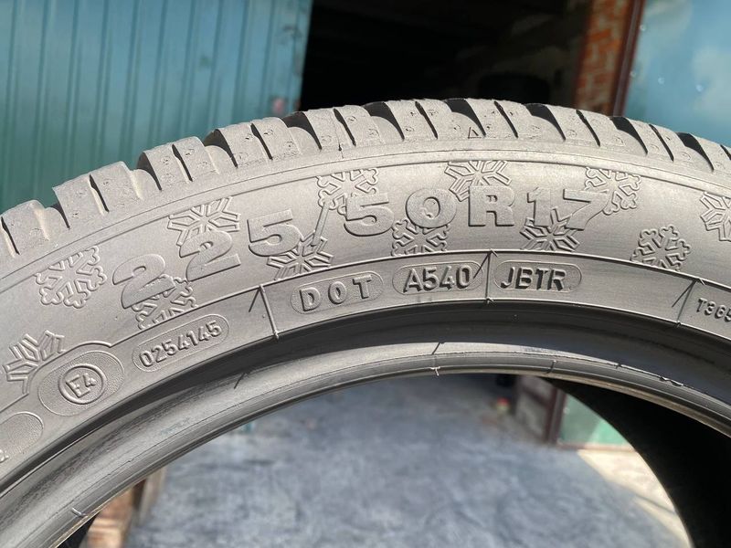 225/50R17 Dunlop SP Winter Sport 4D 01554 фото