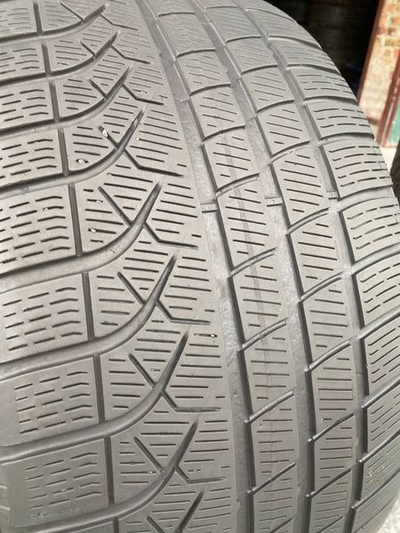 285/40R20 Pirelli P Zero Winter 01461olx фото