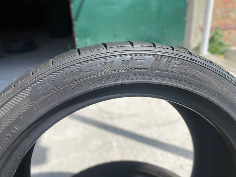 215/45R17 Kumho Ecsta LE Sport 0246olx фото