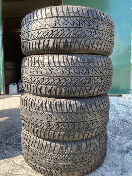 225/40R18 Goodyear UltraGrip 8 Perfomance 0843olx фото