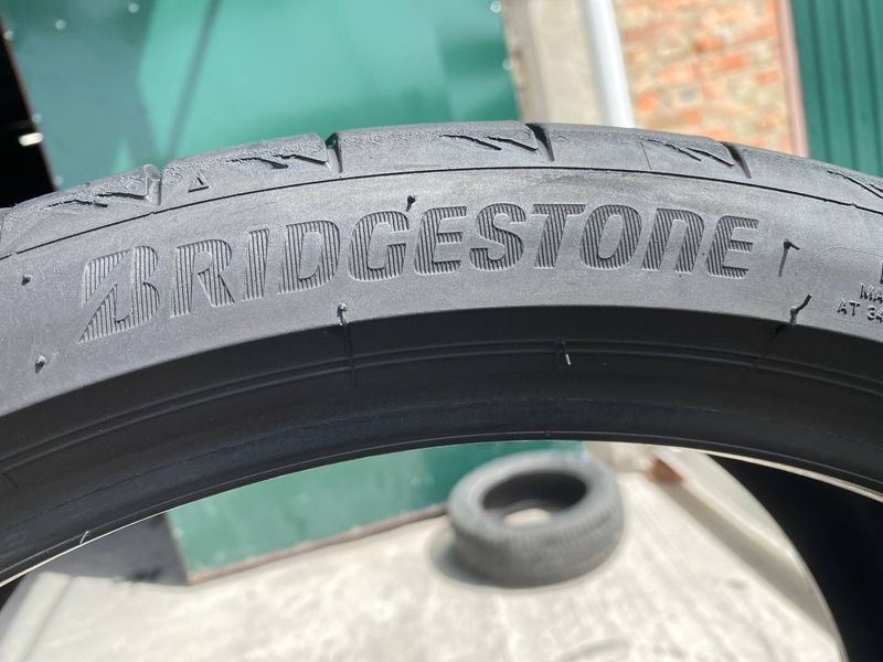 235/35R19 Bridgestone Potenza S005 d0184olx фото