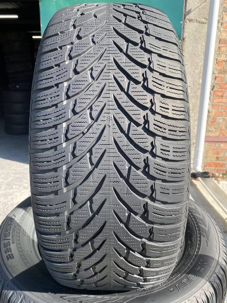 235/55R17 Nokian WR SUV4 0795 фото