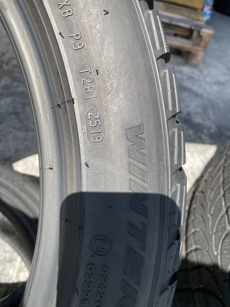 235/45R19 Pirelli Sottozero 3 01509olx фото