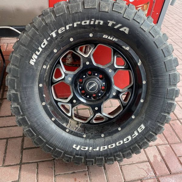 325/60R20 BFGoodrich Mud-Terrain T/A + Диски 2000 фото