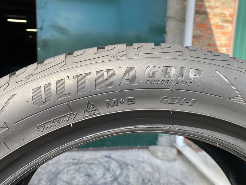 225/50R17 Goodyear UltraGrip Performance d0405 фото